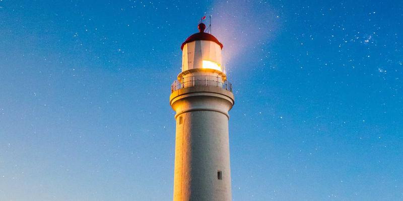 登山露营必备：多功能户外工具钳 vs 专用工具，Oasis Fox 教你如何取舍